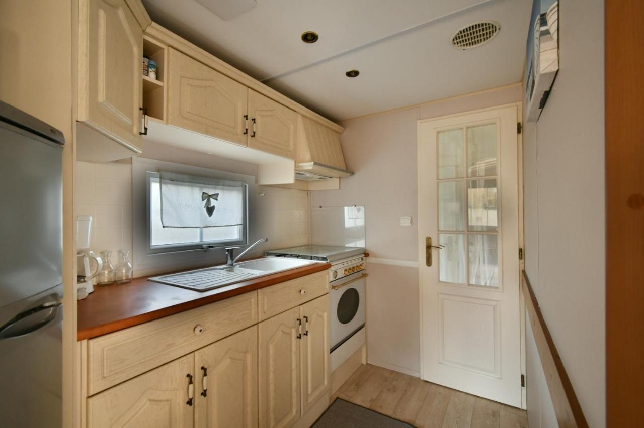 Mobil'Home Climatise Terrain Prive Proche Du Zoo De La Palmyre Les Mathes Exterior photo
